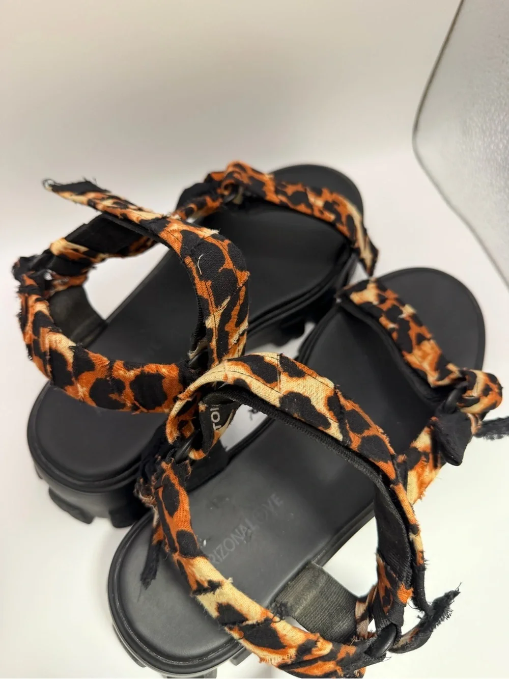 Arizona Love Chunky Platform Leopard Sandals Women’s Size 9 Boho Hippie Goth